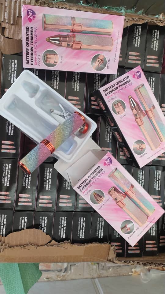 عکس قیمت خرید موزن اکلیلی ماتیکی شیور شارژی بدن ابرو صورت بینی گوش ارزان